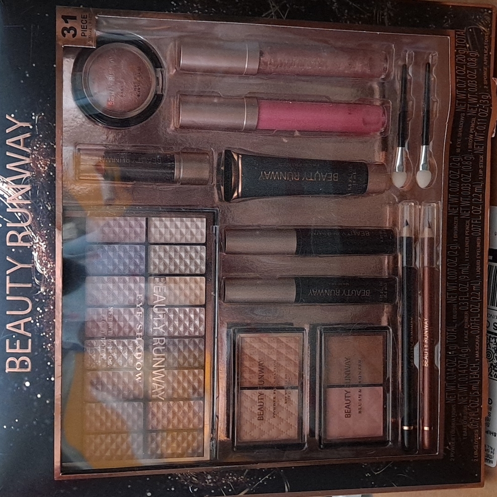 31pc beauty set